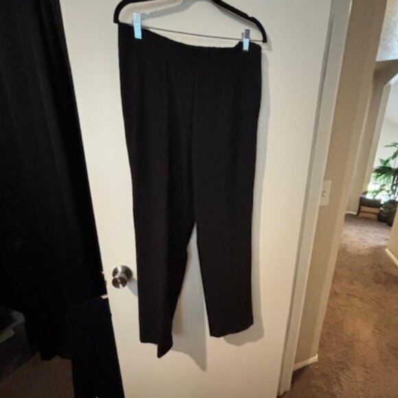 INVESTMENT PETITES WOMEN'S BLACK DRESS PANTS Size 12P - Picture 1 of 6